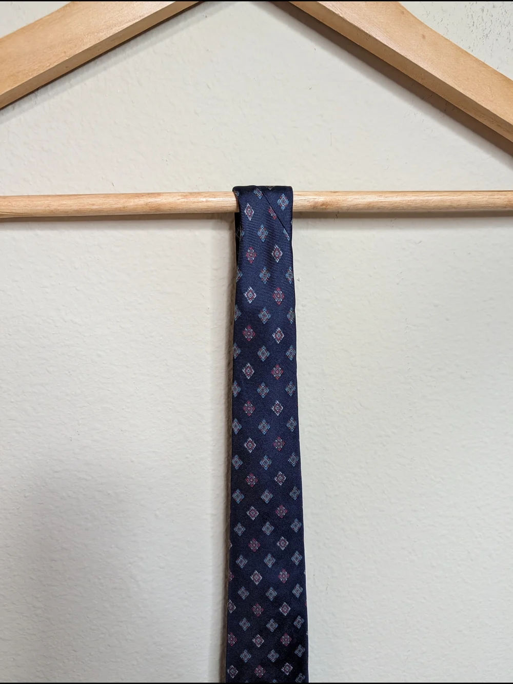 John Henry Tie Navy Blue‎ Geometric Diamond Medallion 100% Silk Made in USA